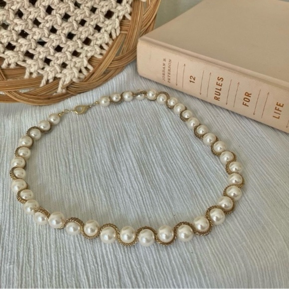 Vintage Jewelry - Pearl & Gold Chain Necklace Vintage “Alienor” Classic Style Quiet Luxury Elegant